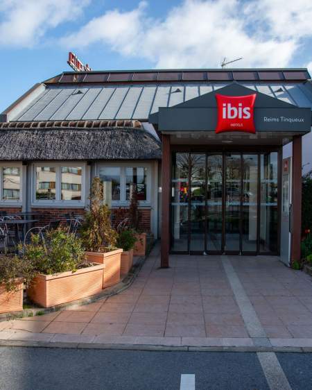 Ibis Tinqueux · Hôtel 3 étoiles Reims · extérieur